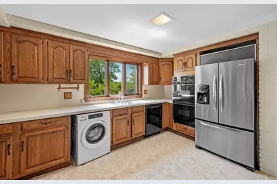 64 Amherst Rd, Beverly, MA 01915 - Photo 4