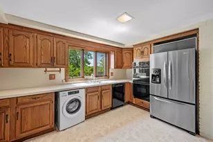 64 Amherst Rd, Beverly, MA 01915 - Photo 4