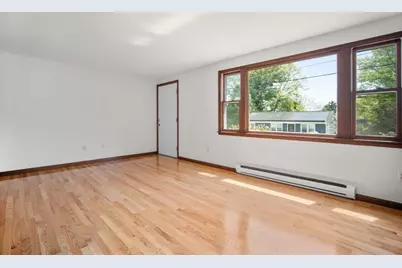 6 Tucker St, Worcester, MA 01606 - Photo 12