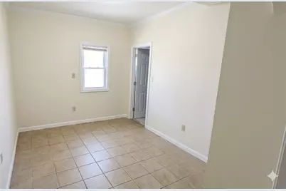 1084 Chestnut St #1, Newton, MA 02464 - Photo 10