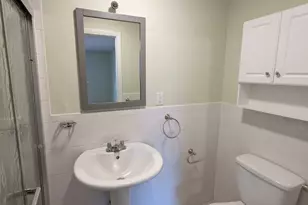 1084 Chestnut St, Newton, MA 02464 - Photo 12