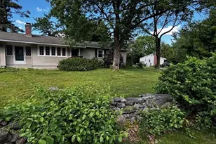 164 W Bacon St, Plainville, MA 02762 - Photo 2