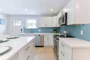 34 Underhill St, Winthrop, MA 02152 - Photo 2