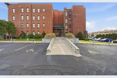 222 Carew St, Springfield, MA 01104 - Photo 1