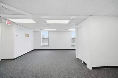 222 Carew St, Springfield, MA 01104 - Photo 6