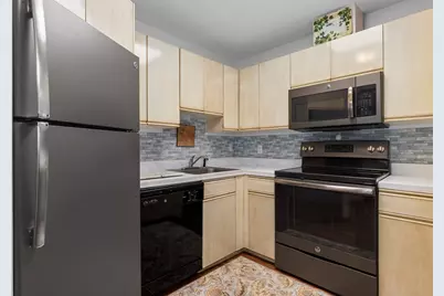 677 Quincy Shore Dr #408, Quincy, MA 02170 - Photo 2