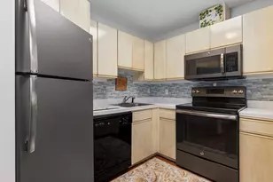 677 Quincy Shore Dr, Quincy, MA 02170 - Photo 2