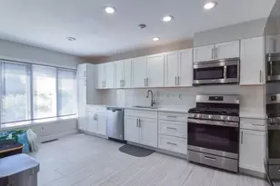 65 Bayberry Ln, Dartmouth, MA 02747 - Photo 2