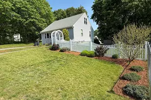 10 Vandette Ave, Dracut, MA 01826 - Photo 2