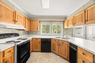 84 Trailwood Dr, Bridgewater, MA 02324 - Photo 4