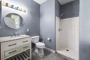 21 Hampshire Rd, Methuen, MA 01844 - Photo 16