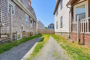 245 Tremont St, New Bedford, MA 02740 - Photo 26