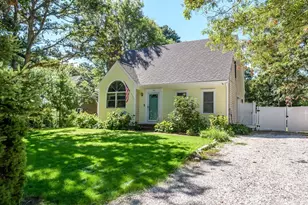 191 James Cir, Mashpee, MA 02649 - Photo 2