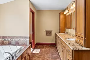86 Mowry St, Mendon, MA 01756 - Photo 18