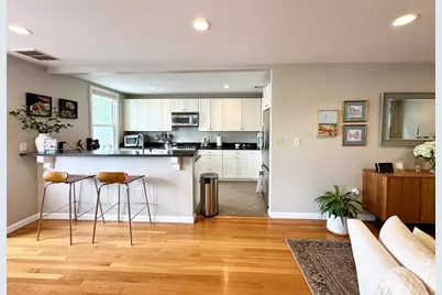 28 Monument St #2, Boston, MA 02129 - Photo 2