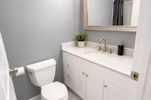28 Monument St, Boston, MA 02129 - Photo 10