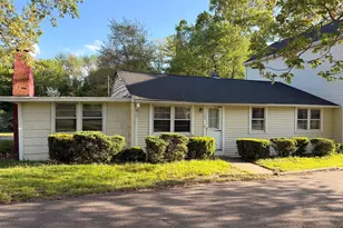167 Schoosett St, Pembroke, MA 02359 - Photo 2