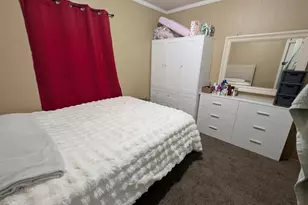 131 Thomas St, Fall River, MA 02723 - Photo 6