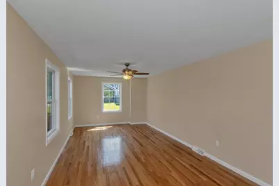 63 Hope St, Springfield, MA 01119 - Photo 8