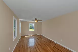 63 Hope St, Springfield, MA 01119 - Photo 8