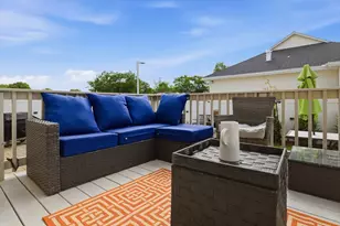 11 Elaine Cir, Springfield, MA 01109 - Photo 10