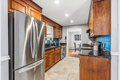 21 Guild St, Lowell, MA 01852 - Photo 8