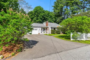 21 Guild St, Lowell, MA 01852 - Photo 2