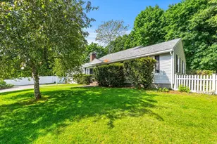 21 Guild St, Lowell, MA 01852 - Photo 4