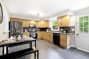 282-284 Parkerview St, Springfield, MA 01129 - Photo 8