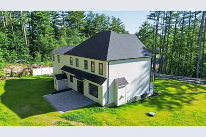 32 Mendon St, Upton, MA 01568 - Photo 6