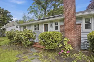 35 Burnham Rd, Lowell, MA 01852 - Photo 2