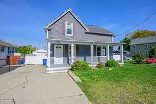 204 Lowell St, New Bedford, MA 02745 - Photo 2
