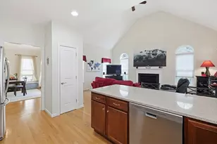 4 Daisy Ln, Raynham, MA 02767 - Photo 14