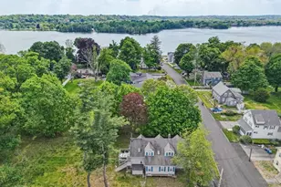 22 Sweetser St, Wakefield, MA 01880 - Photo 6