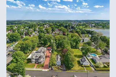 22 Sweetser St, Wakefield, MA 01880 - Photo 8