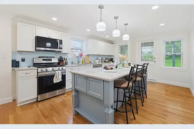 22 Sweetser St, Wakefield, MA 01880 - Photo 10