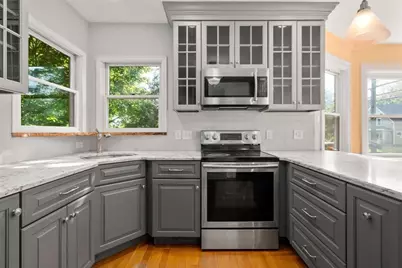 1231 Pleasant St, Worcester, MA 01602 - Photo 4