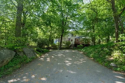 1231 Pleasant St, Worcester, MA 01602 - Photo 24