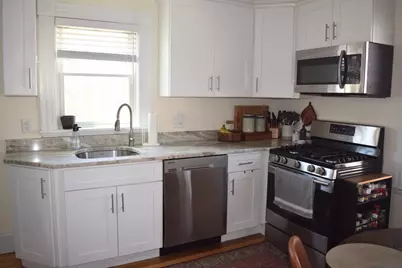 2 Griffin Place #3, Salem, MA 01970 - Photo 4