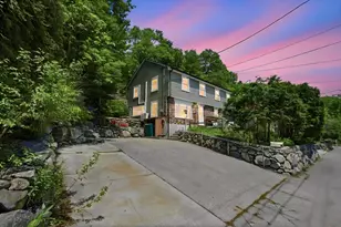 41 Mountain St, Woburn, MA 01801 - Photo 2
