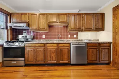 18 Linden Pl #1, Brookline, MA 02445 - Photo 8