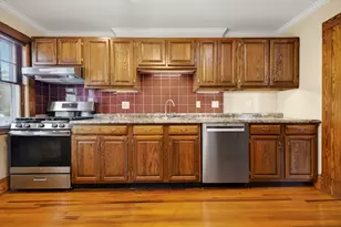 18 Linden Pl, Brookline, MA 02445 - Photo 8