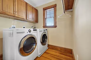 18 Linden Pl, Brookline, MA 02445 - Photo 10
