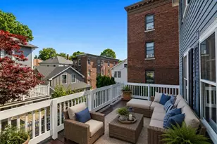 18 Linden Pl, Brookline, MA 02445 - Photo 14