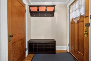 18 Linden Pl, Brookline, MA 02445 - Photo 16
