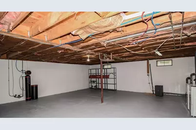 412 West St, Leominster, MA 01453 - Photo 14