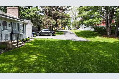 412 West St, Leominster, MA 01453 - Photo 8