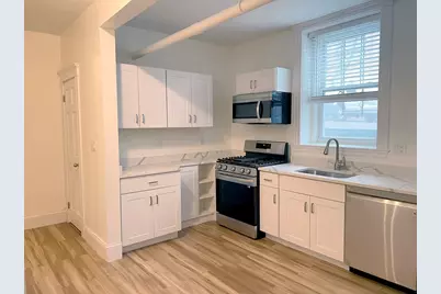 15 Thatcher St #B, Brookline, MA 02446 - Photo 2