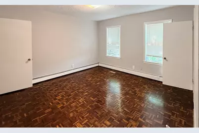 607 E 7th St, Boston, MA 02127 - Photo 10