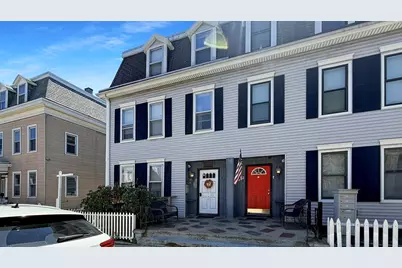 607 E 7th St, Boston, MA 02127 - Photo 1
